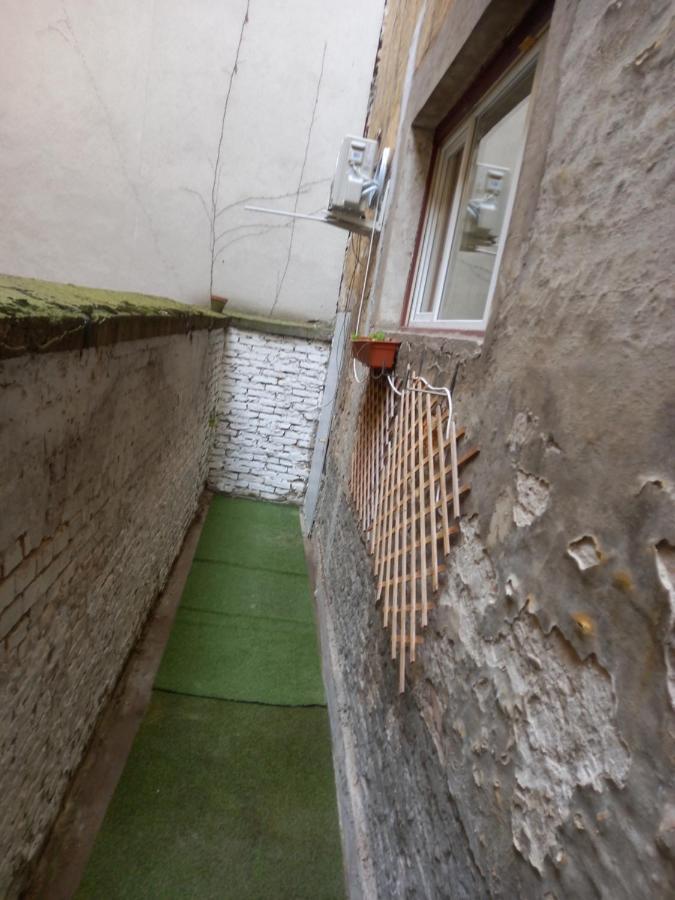 Liszt Ferenc Square Studio Apartment Budapest Bagian luar foto