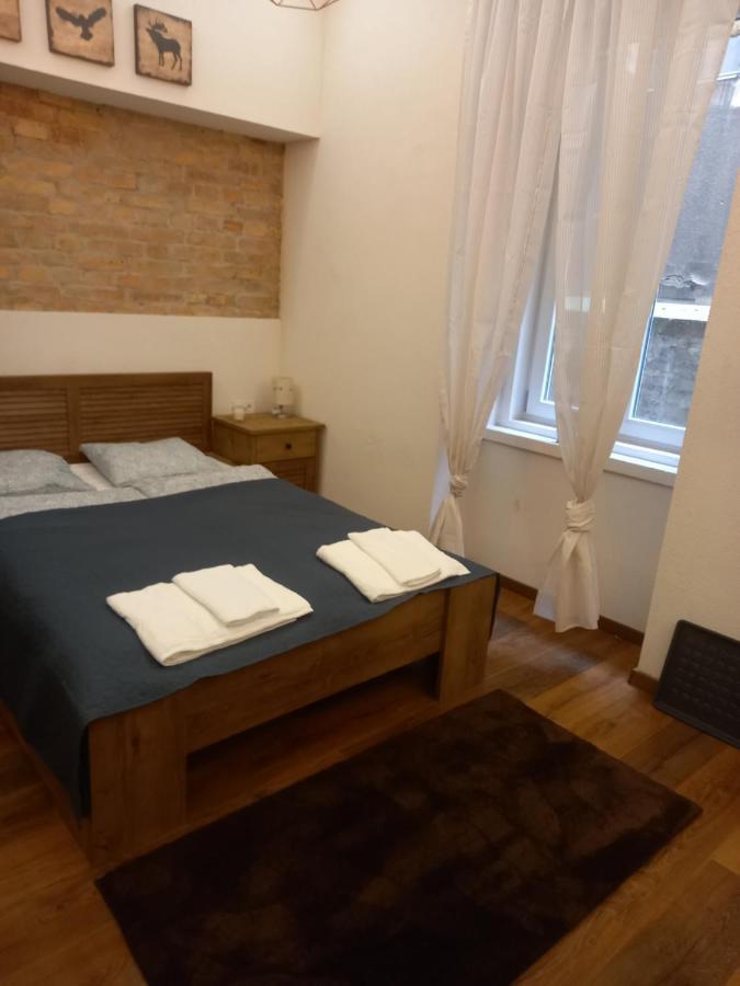 Liszt Ferenc Square Studio Apartment Budapest Bagian luar foto