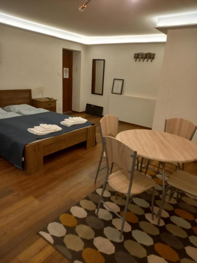 Liszt Ferenc Square Studio Apartment Budapest Bagian luar foto