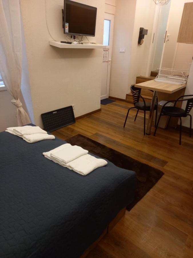 Liszt Ferenc Square Studio Apartment Budapest Bagian luar foto