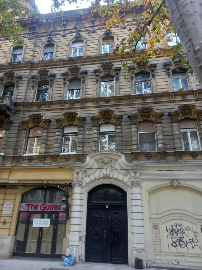 Liszt Ferenc Square Studio Apartment Budapest Bagian luar foto